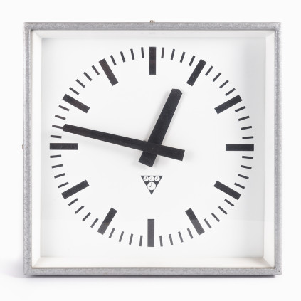 Pragotron C 301 Clock